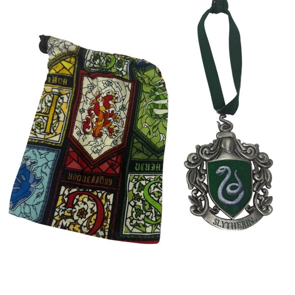 Harry Potter Slytherin Crest Ornament Hogwarts Houses Stained Glass Pouch Metal - Picture 1 of 5